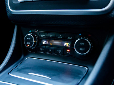 2017 Mercedes-Benz A 180