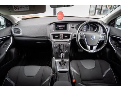 2016 Volvo V40