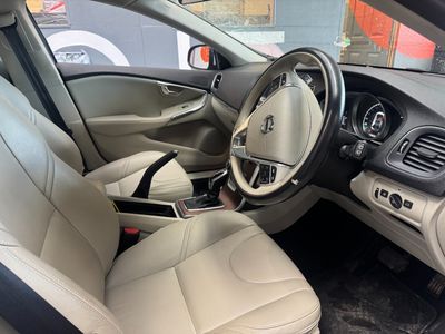 2018 Volvo V40