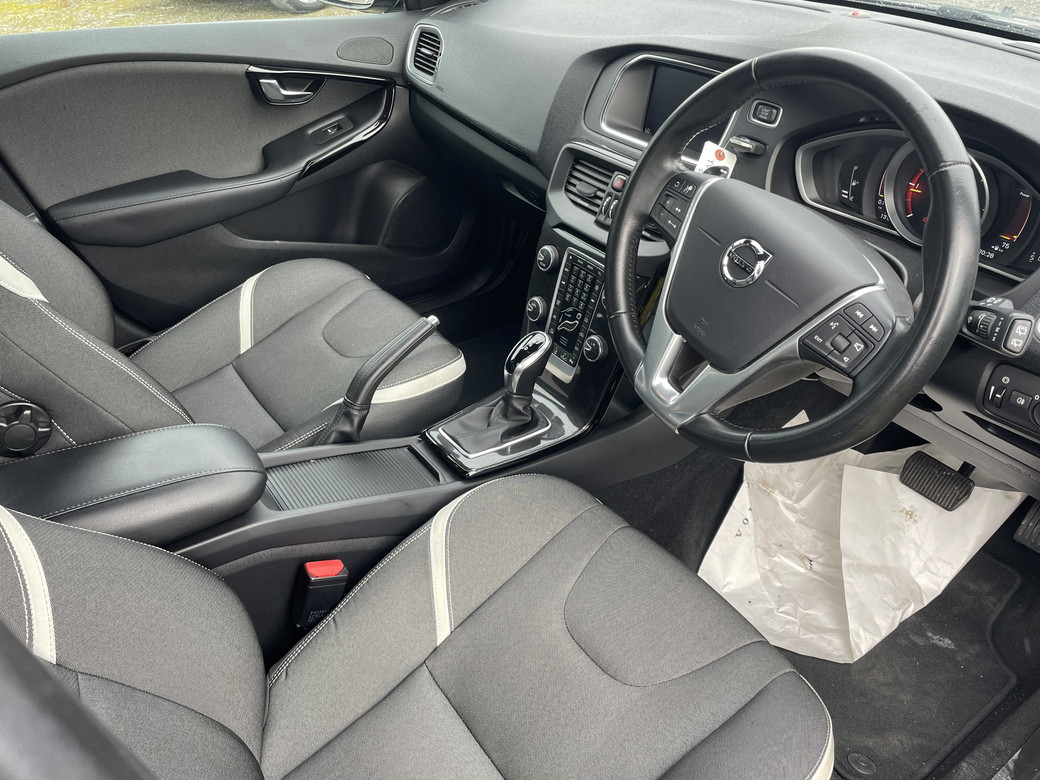 2018 Volvo V40