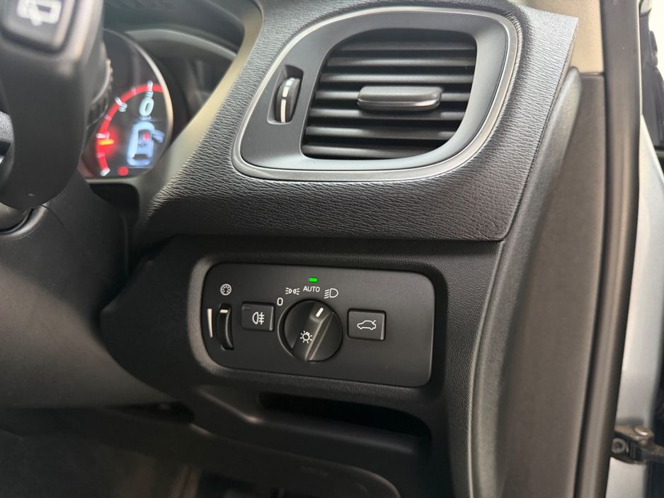 2016 Volvo V40