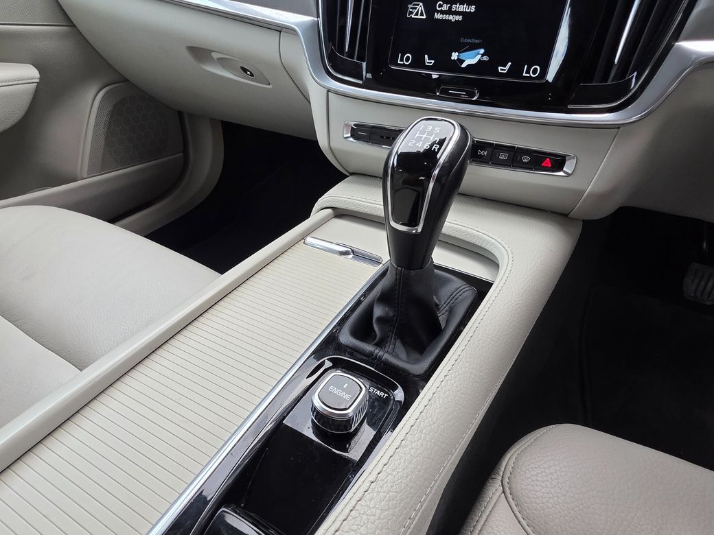 2017 Volvo S90