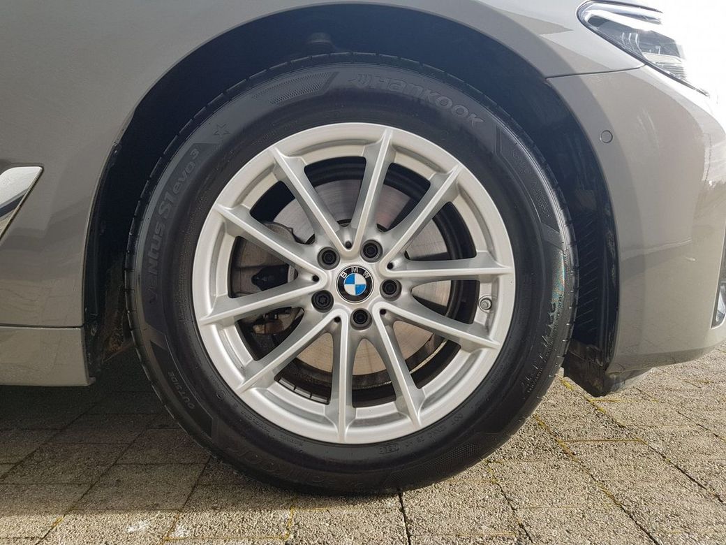 2021 BMW 5 Series