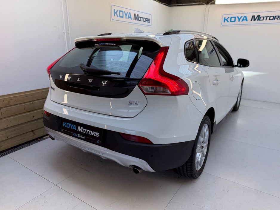2017 Volvo V40