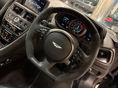 2022 Aston Martin DB11