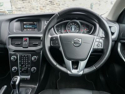 2017 Volvo V40