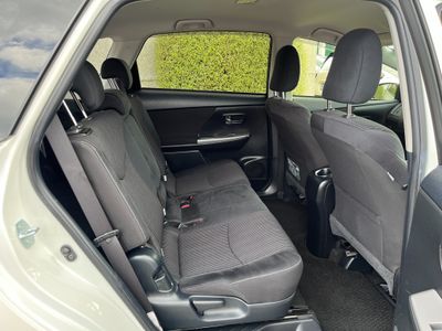 2019 Toyota Prius Alpha