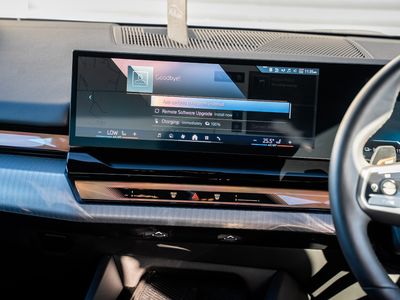 2025 BMW i5