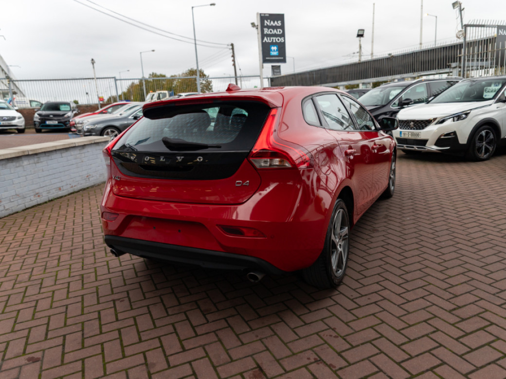 2018 Volvo V40