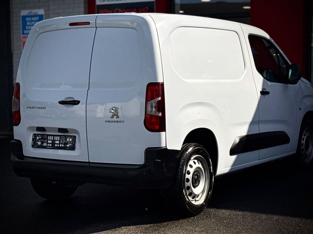 2023 Peugeot Partner