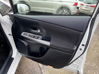 2019 Toyota Prius Alpha