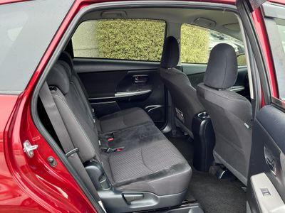 2019 Toyota Prius Alpha