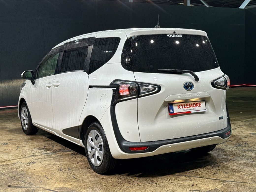 2021 Toyota Sienta