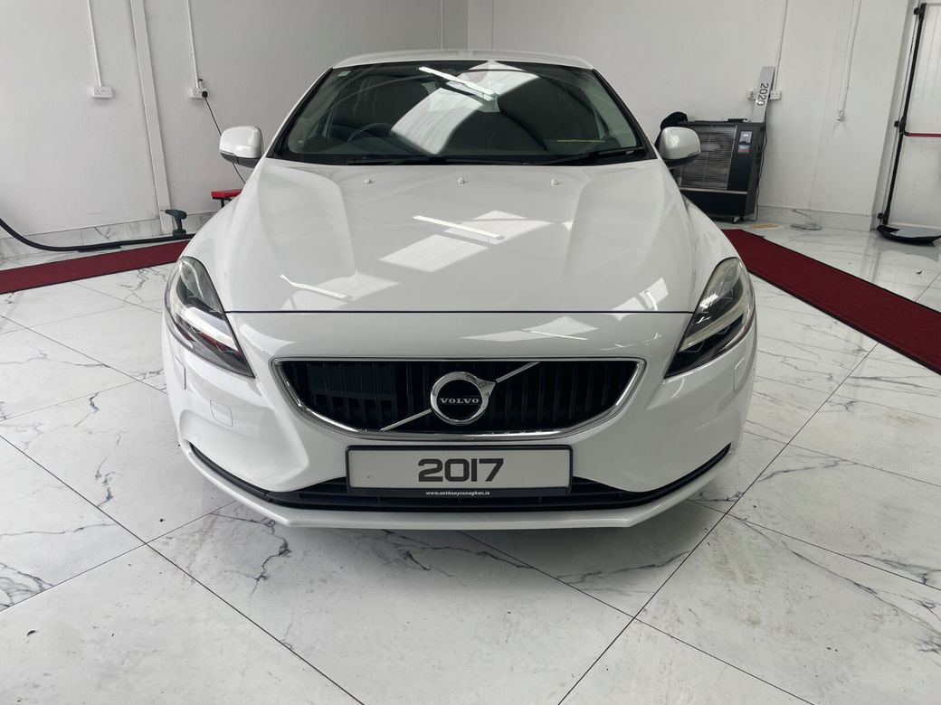 2017 Volvo V40
