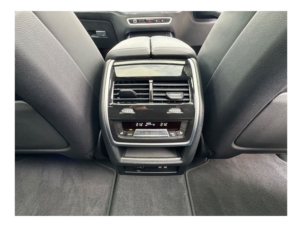 2023 BMW X7