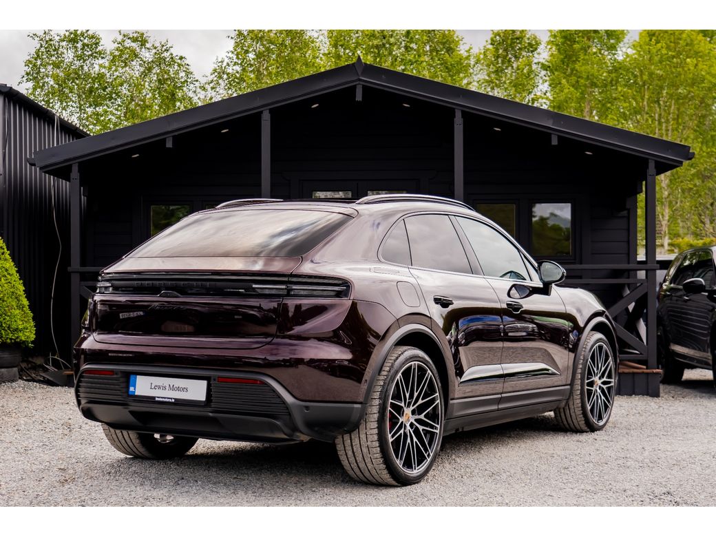 2025 Porsche Macan