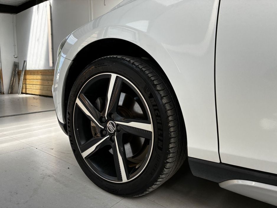 2016 Volvo V40