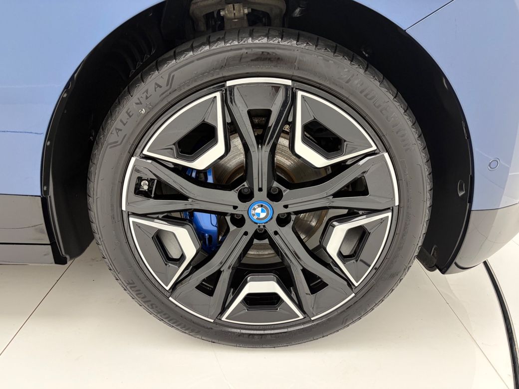 2023 BMW iX