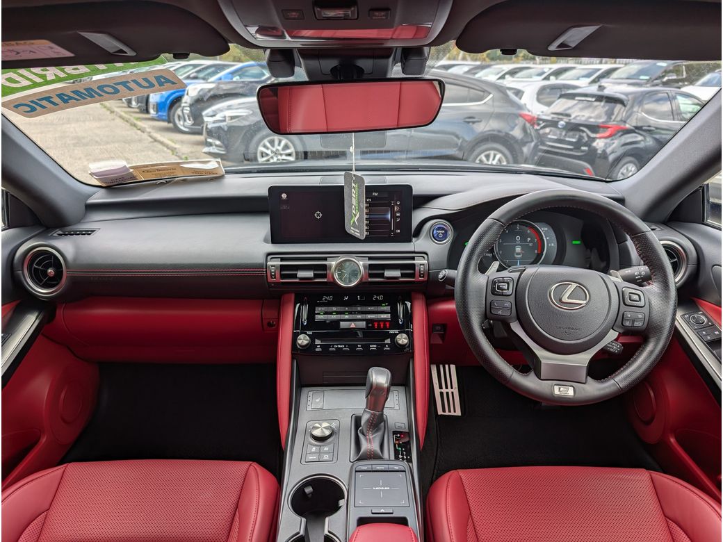 2021 Lexus IS 300h