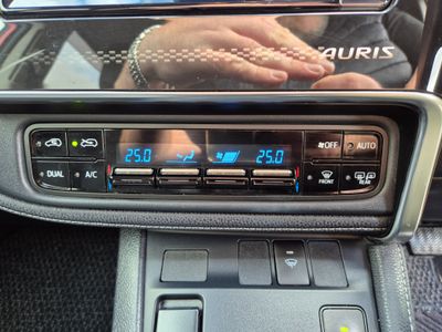 2017 Toyota Auris