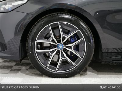2024 BMW i5