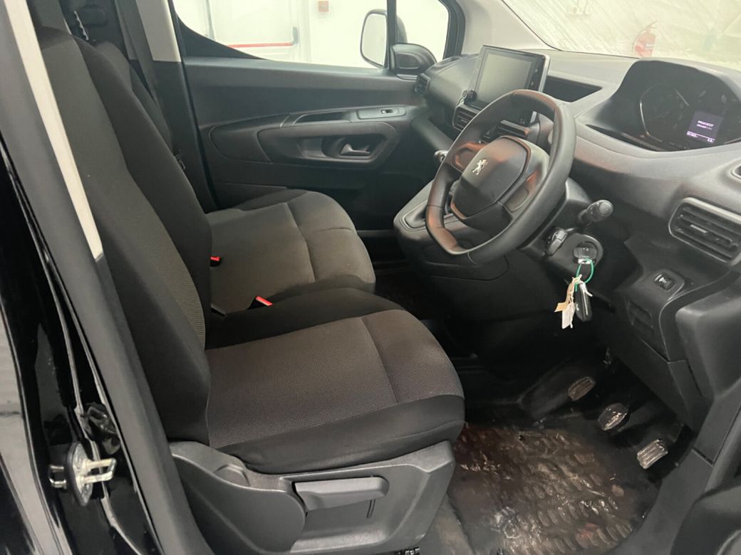 2023 Peugeot Partner