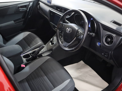 2016 Toyota Auris