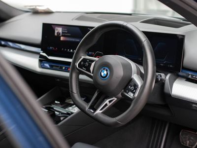 2025 BMW i5