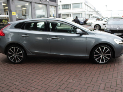2018 Volvo V40