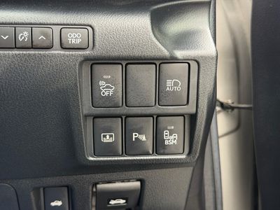 2018 Lexus IS 300h