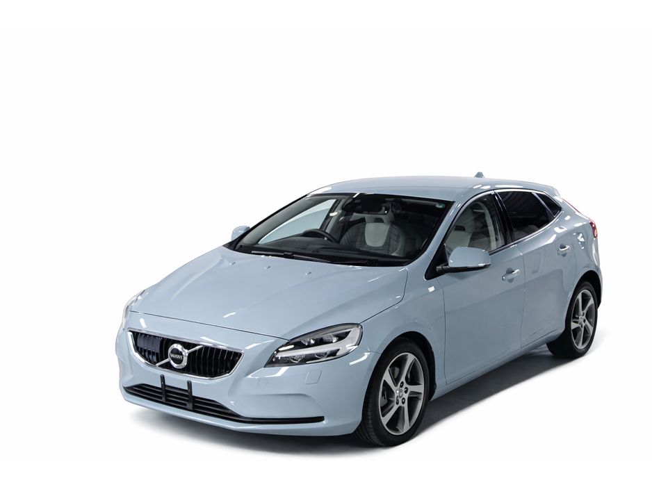 2018 Volvo V40