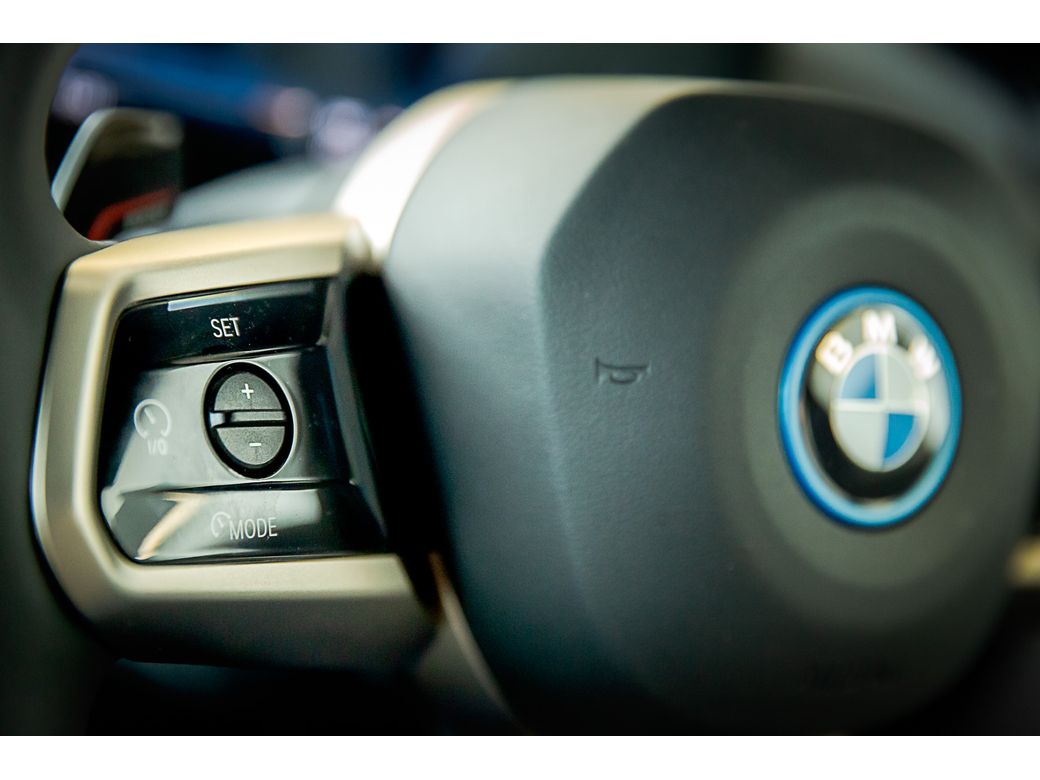 2025 BMW i5
