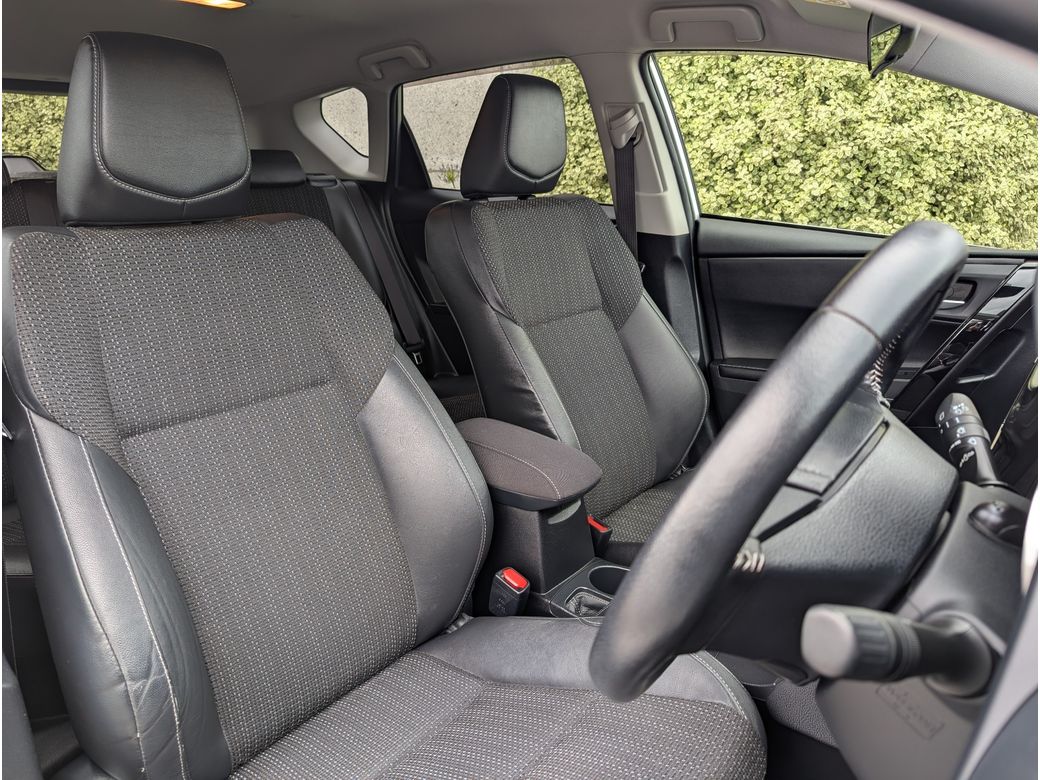 2016 Toyota Auris