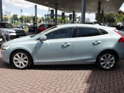 2017 Volvo V40