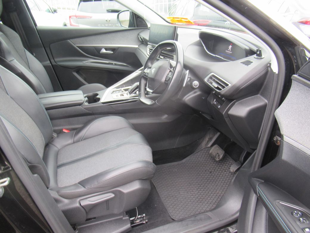 2022 Peugeot 5008