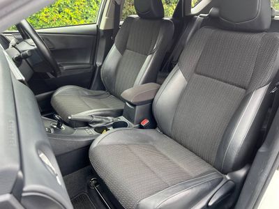 2017 Toyota Auris