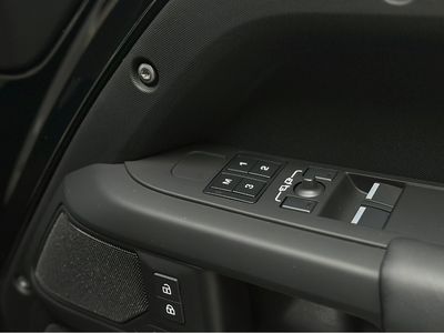 2025 Land Rover Defender