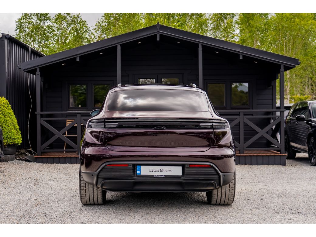 2025 Porsche Macan