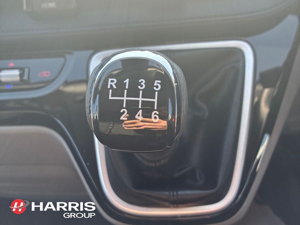 2025 White Maxus Deliver 7