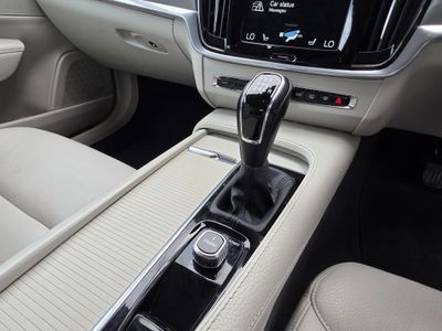 2017 Volvo S90