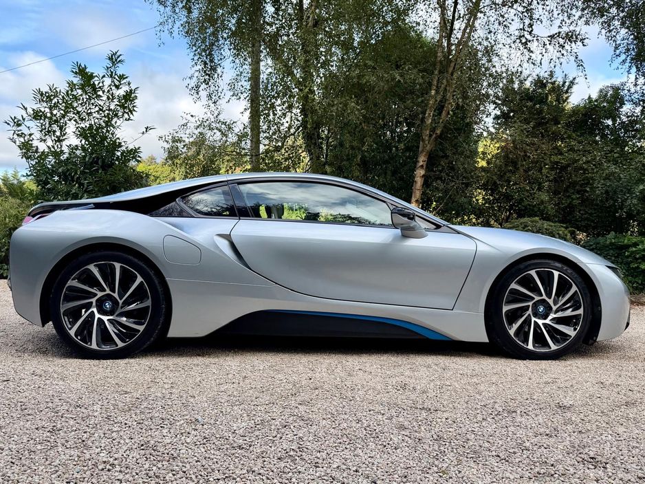2016 BMW i8