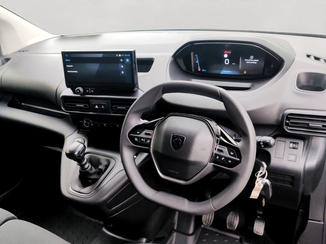 2025 Peugeot Partner