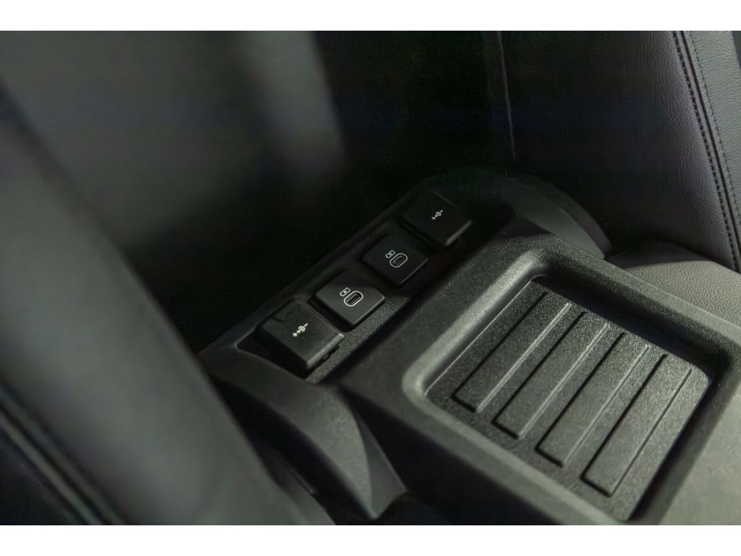 2024 Land Rover Defender 110