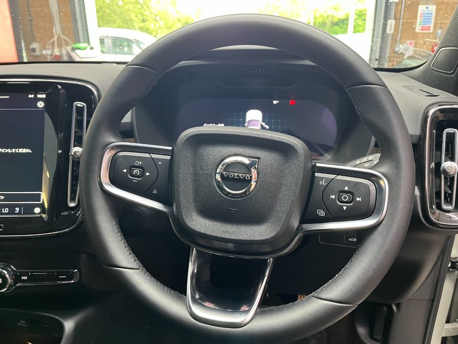 2022 Volvo XC40