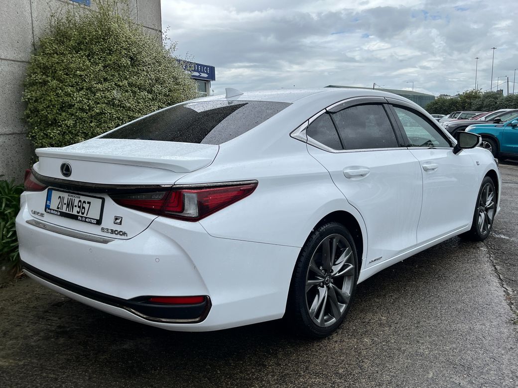 2021 Lexus ES 300h