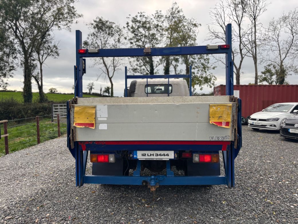 2012 Hino 300
