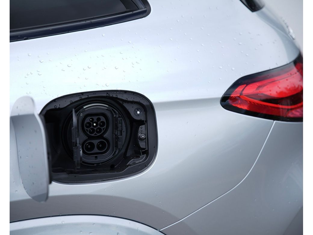 2025 Mercedes-Benz GLC Class
