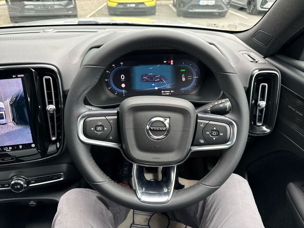 2023 Volvo XC40