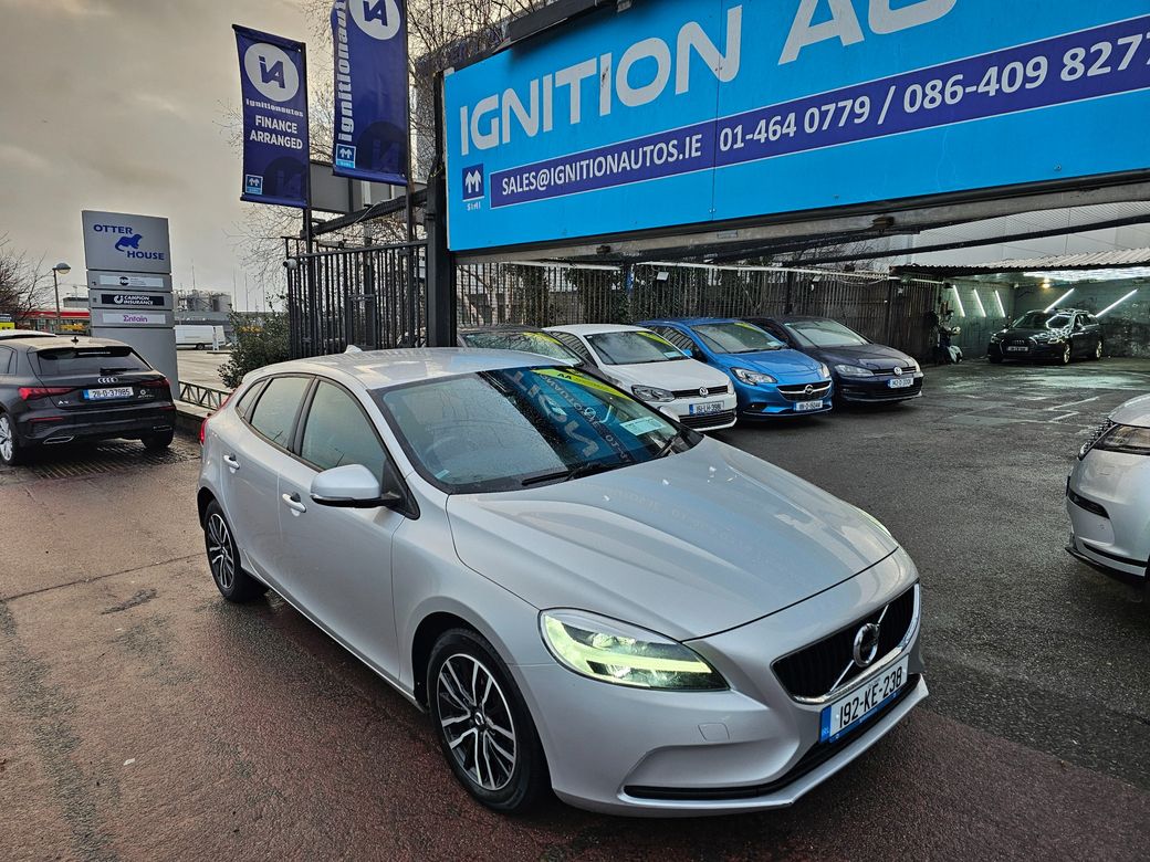2019 Volvo V40
