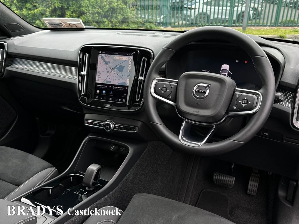 2025 Volvo EX40